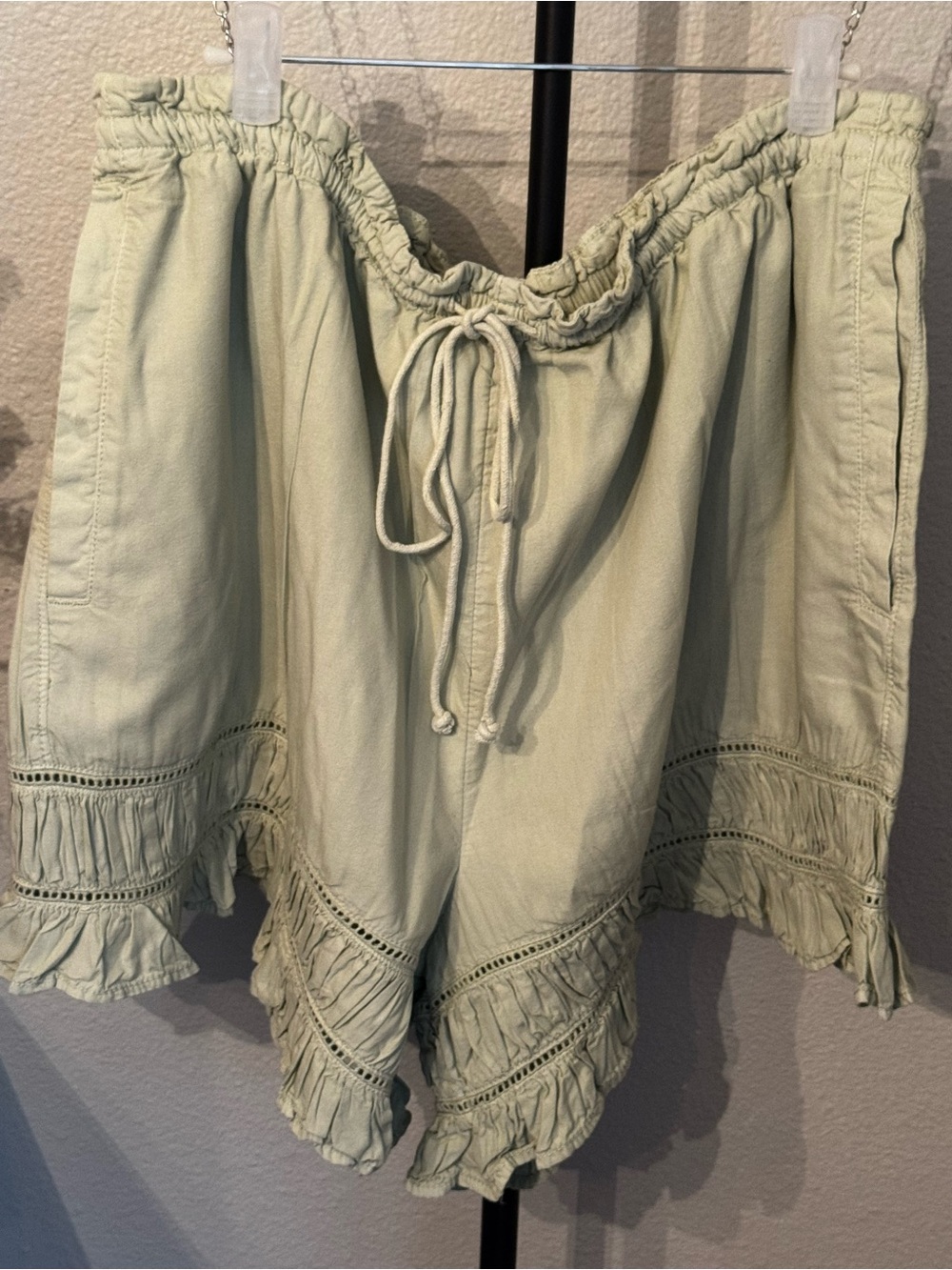 Free People Light Sage Ruffle Hem Drawstring High-Waist Shorts Sz Xlg
